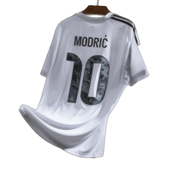 Camiseta Real Madrid 2025/26 ESPECIAL Luka Modric (Dorsal Incluido)